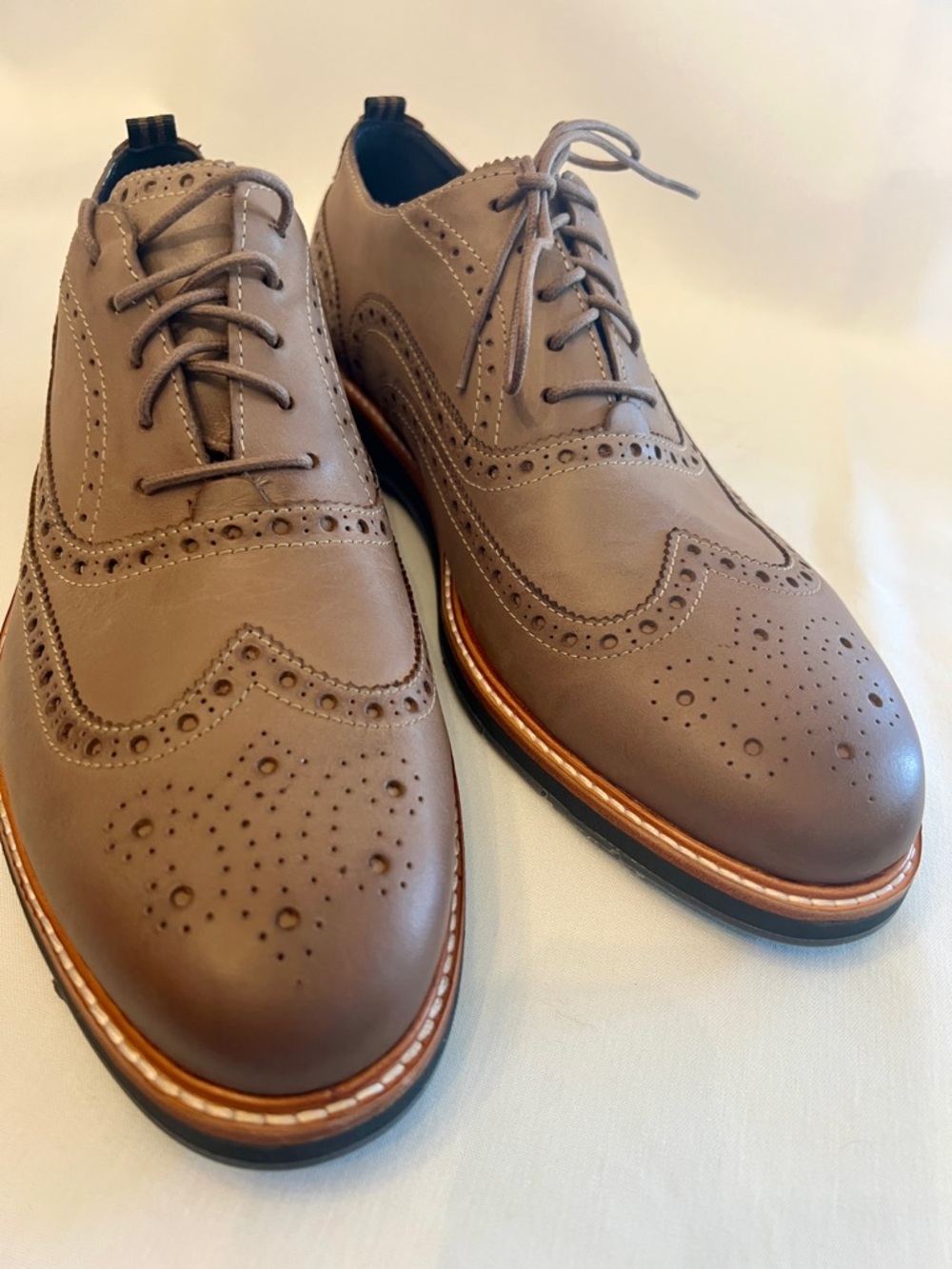 NWOT Cole Hann Men's Classic Brogue Oxford Shoes - Taupe